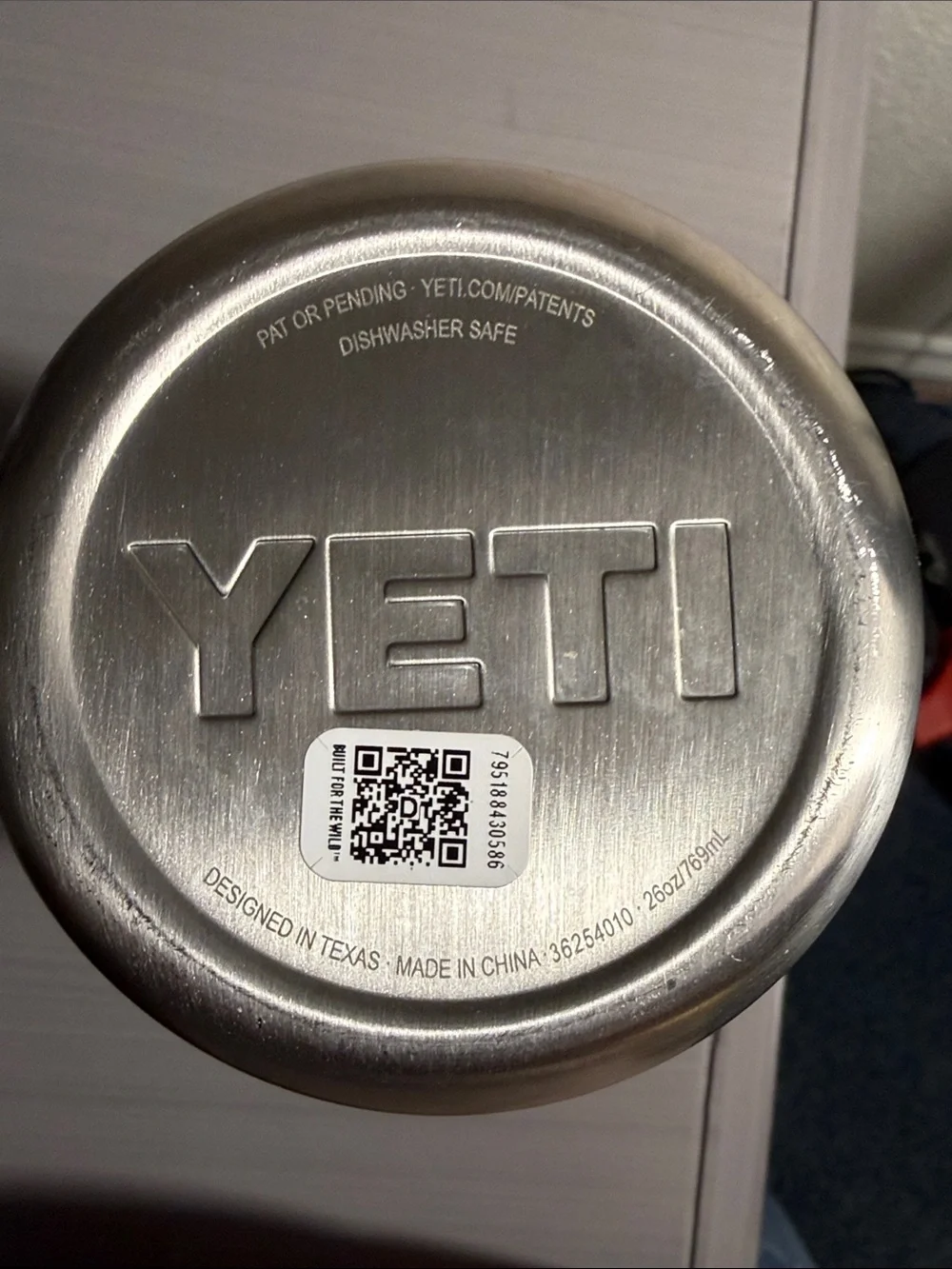 Yeti Rambler ‘Solarflare’ 26oz with chug cap